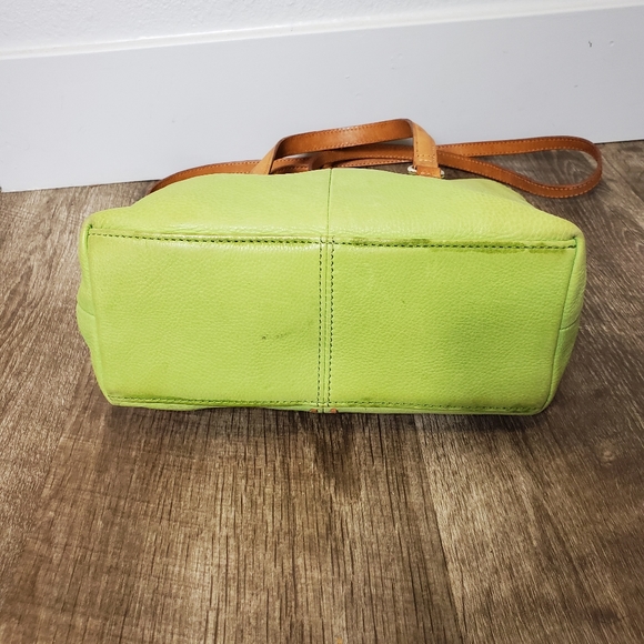 EUC Fossil leather lime handbag - Picture 6 of 8